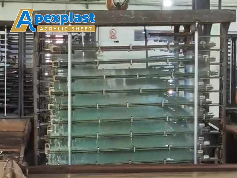 6914413d4e5d5.jpg 浇铸亚克力板生产过程3.jpg